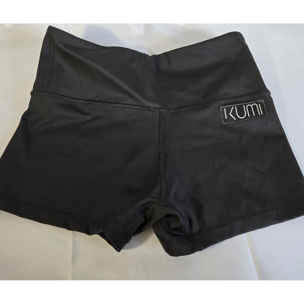 Kumi Women's Black sports shorts Medium